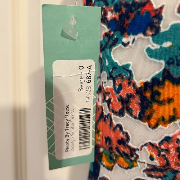 Never worn still has tags on - Picture 5 of 6